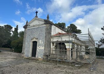 Capela do Alto da Boa Viagem recebe primeiras obras de escoramento após sinais de instabilidade